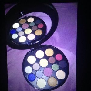 Elizabeth Arden Eyeshadow Palette NEW